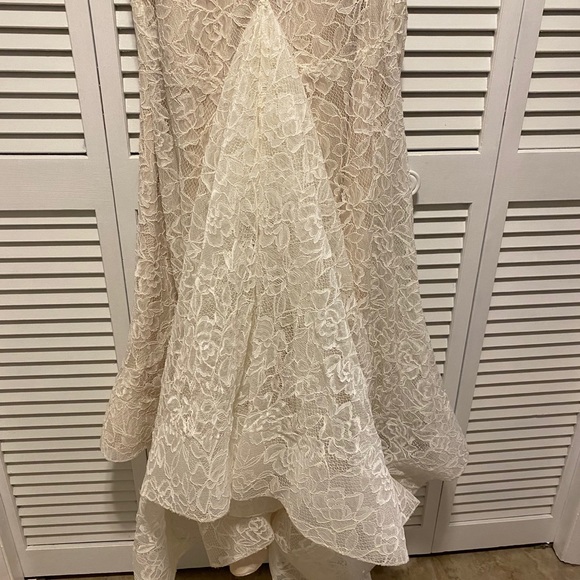 This dress needs a bride - Picture 5 of 7